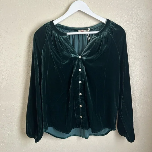 Faherty Green Silk Blend Velvet Top NWOT - Picture 1 of 5